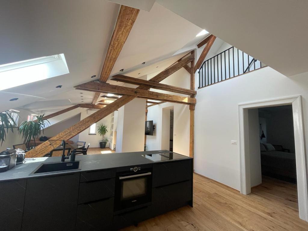 Split Rooftop Loft Exterior foto