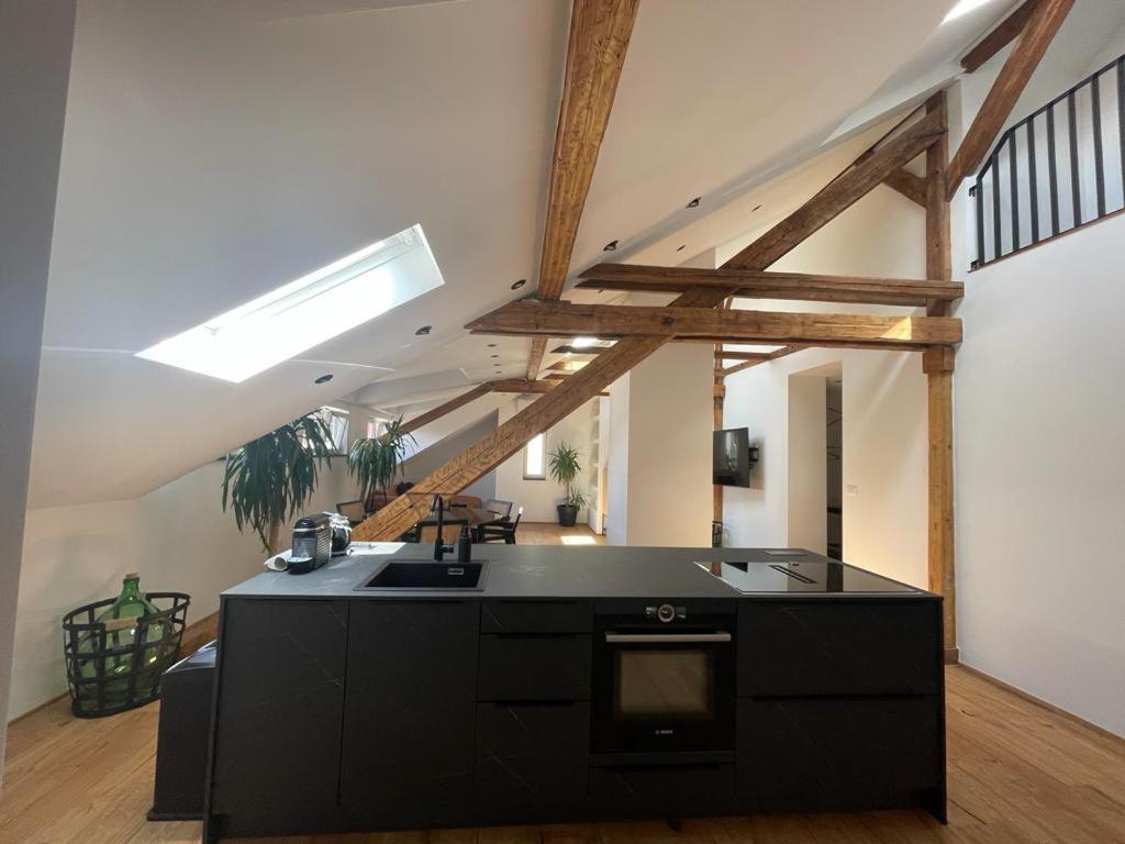 Split Rooftop Loft Exterior foto